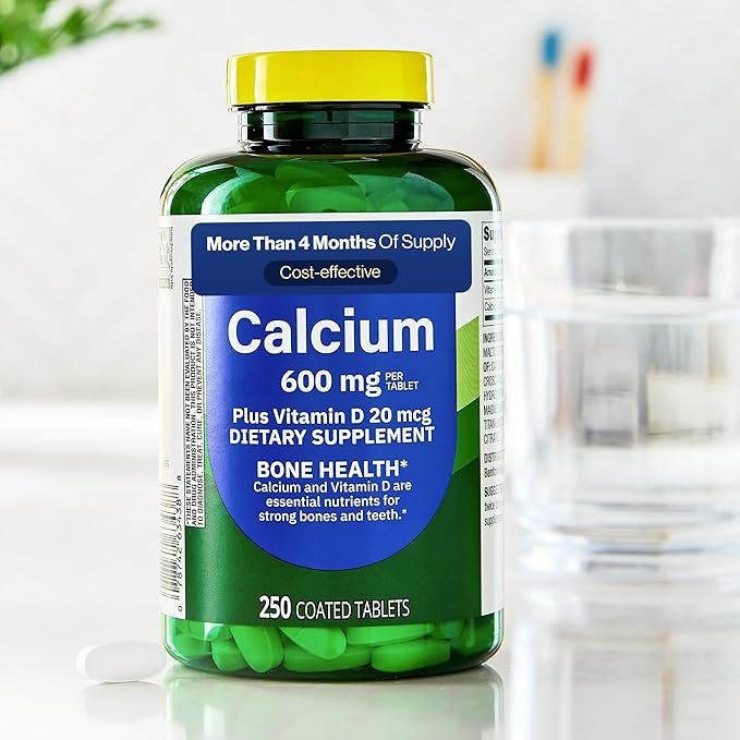 Spring Valley Calcium Plus Vitamin D Tablets Dietary Supplement Bone Health VIT D 20 mcg 600 mg 250 Count + Exclusive VitaMax Vitamin Guide (2 Items)